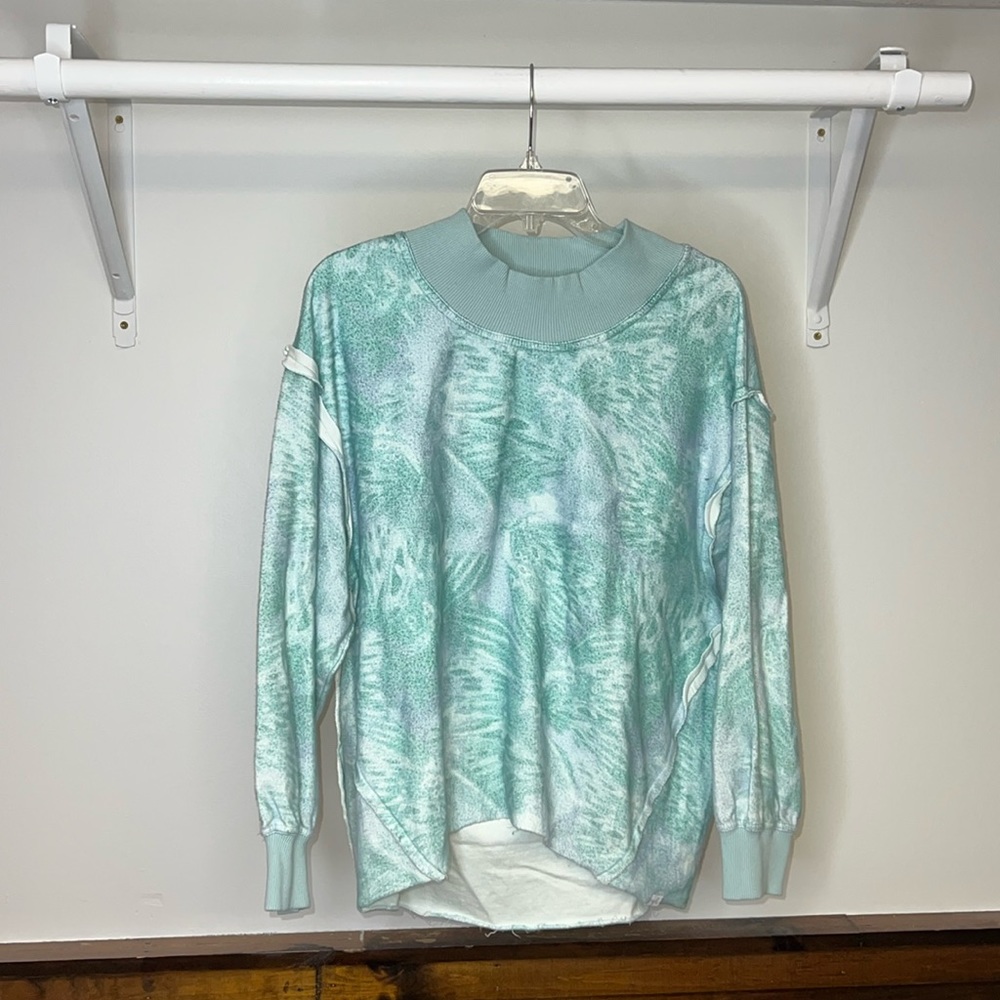 Out From Under UO‎ Green and Blue Sweatshirt- S